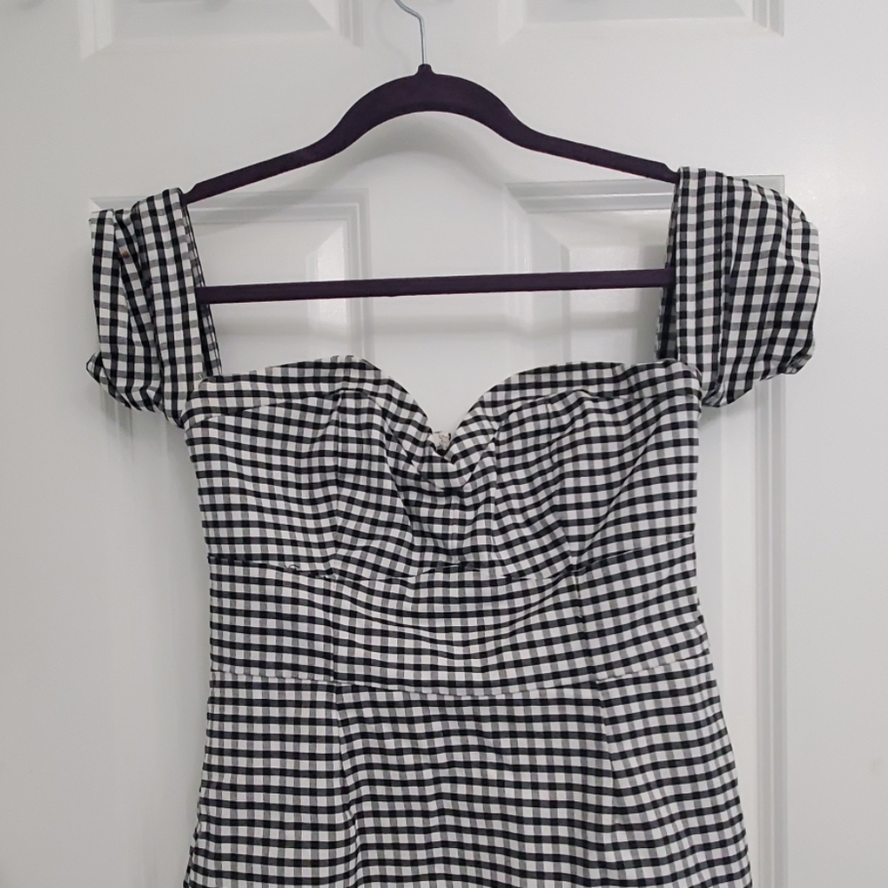 GUESS off the shoulder, zipper in back.